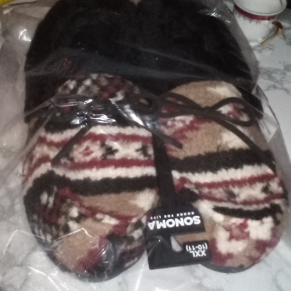 Sonoma Women's Moccasins /XXL (10-11)/ maroon,black,tan, white, NWT